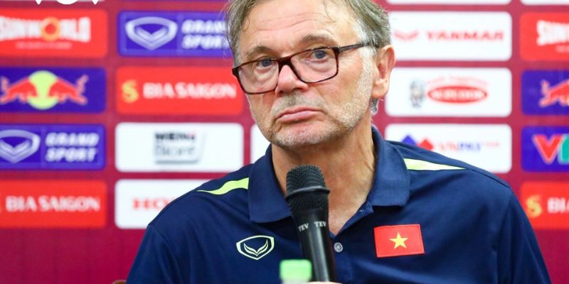 Chiến Thuật Mới Của HLV Troussier
